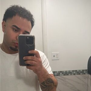 Meet your Posher, Eliseo